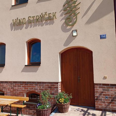 Velké Bílovice Sklep Vino Strycekゲストハウス エクステリア 写真